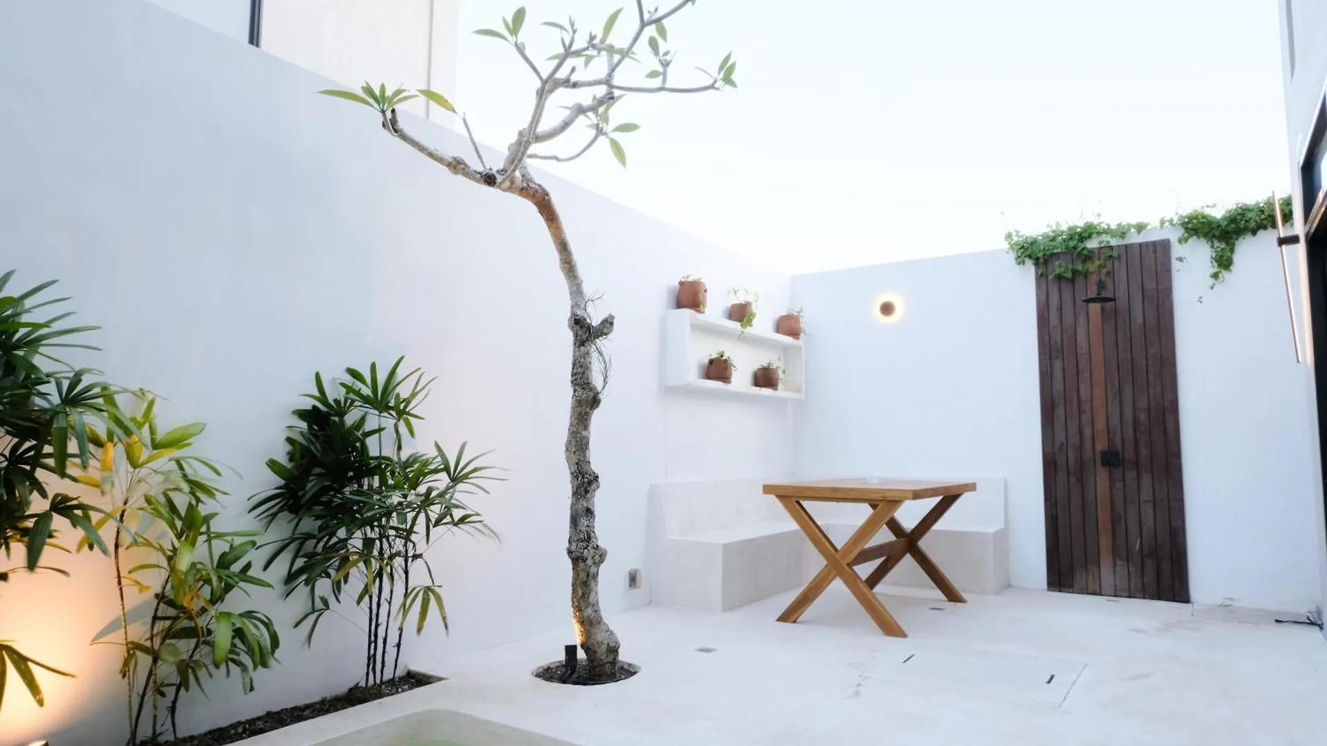 Manresa Villa Bali 1 Canggu  Indonesia